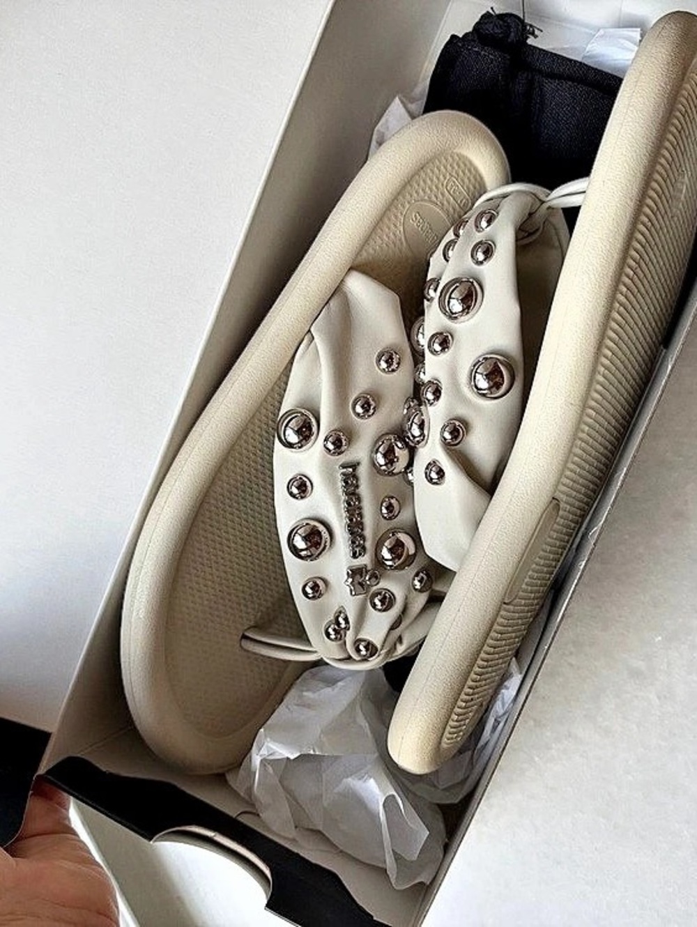 Havaianas Maxi Pop Studs Studded Flip Flop Sandals Cream US 8 NWT European 39/40